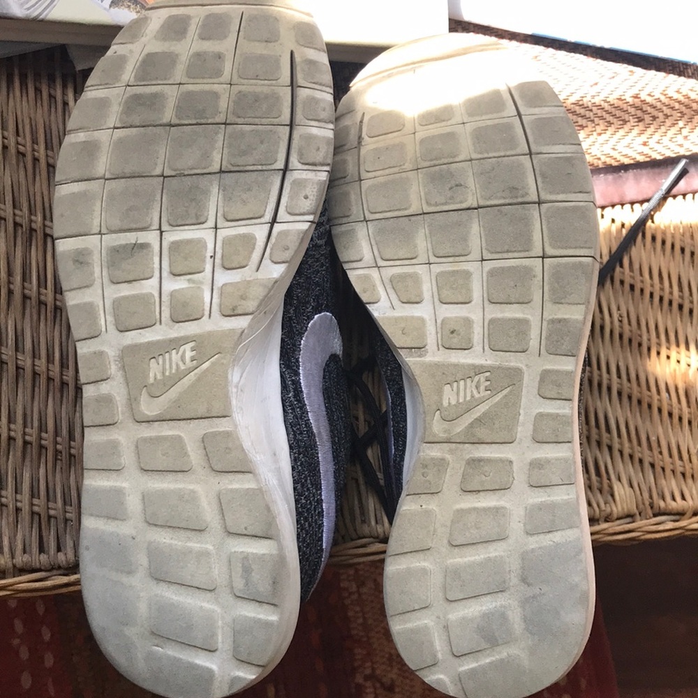 Nike Rosche - image 2